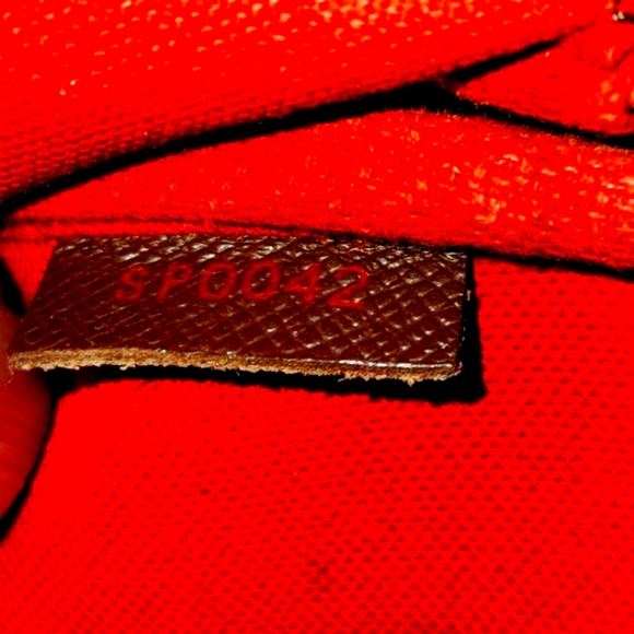 Louis Vuitton Mini Damier Pochette DATE STAMPED SP0042 w/COA - Picture 3 of 15